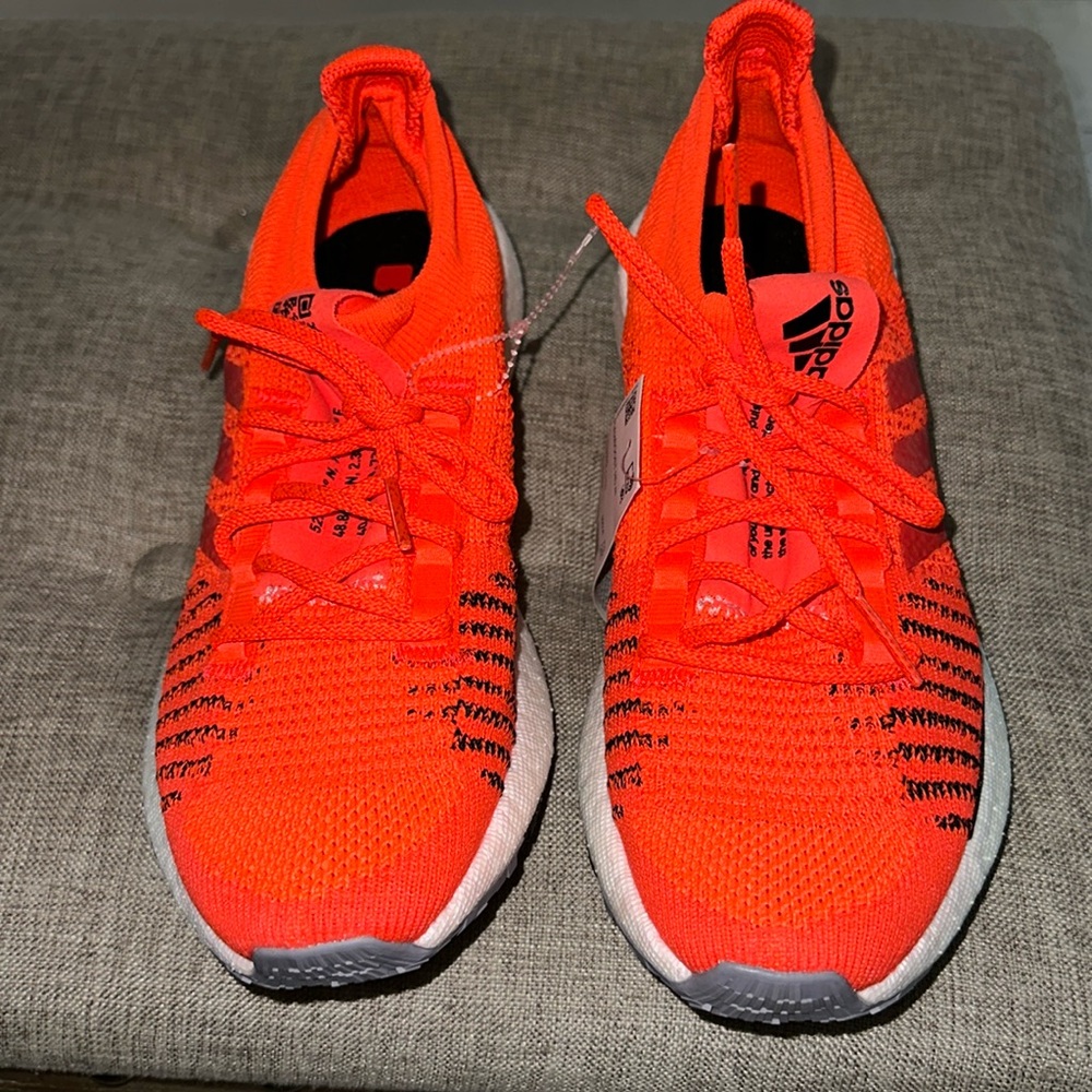 Adidas Men’s Pulse Boost HD Mid Top Running Shoes